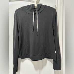 VUORI Halo Essential Hoodie, Size M
Color: Black Heather